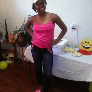 Meet your Posher, Delphine